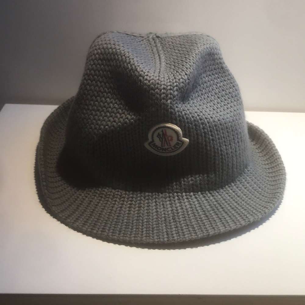 Moncler grey knitted hat